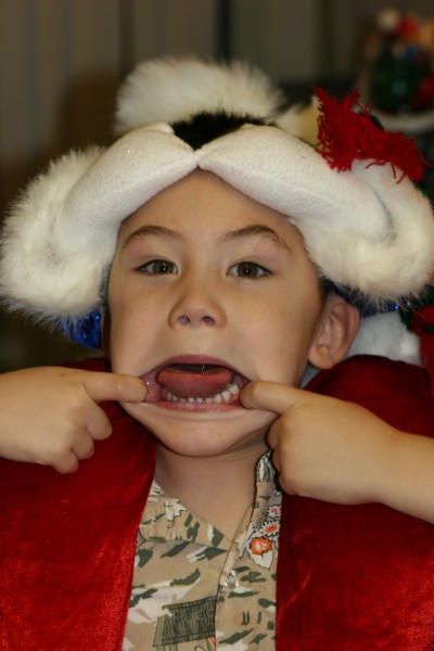 Pictures November 2004 Adam and Arika School pics Santa parade 224.jpg