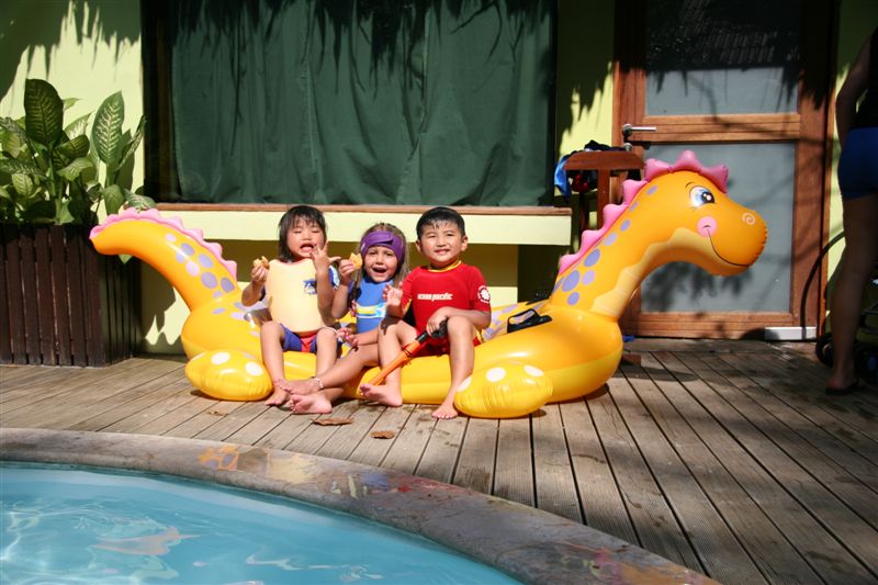 Dino floatie