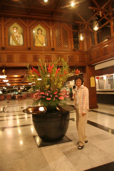 Bankok Palace Hotel lobby