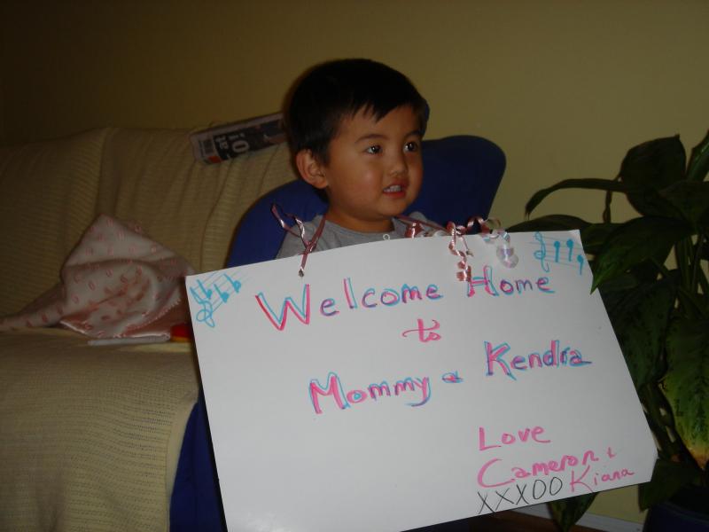Cameron's welcomes Mommy and Kendra home from the hospital!