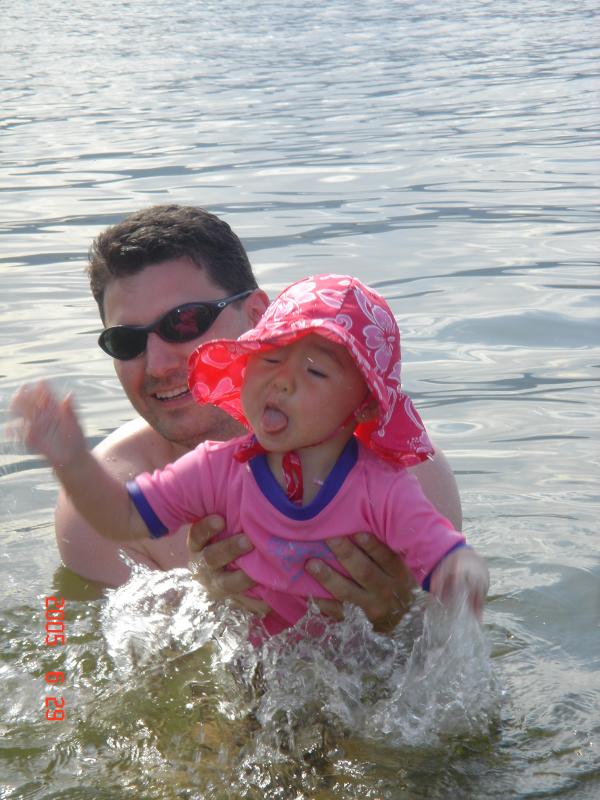 Daddy's trying to drown me! MOOOOOOOM!