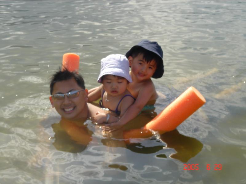 Dad-pooling back to shore